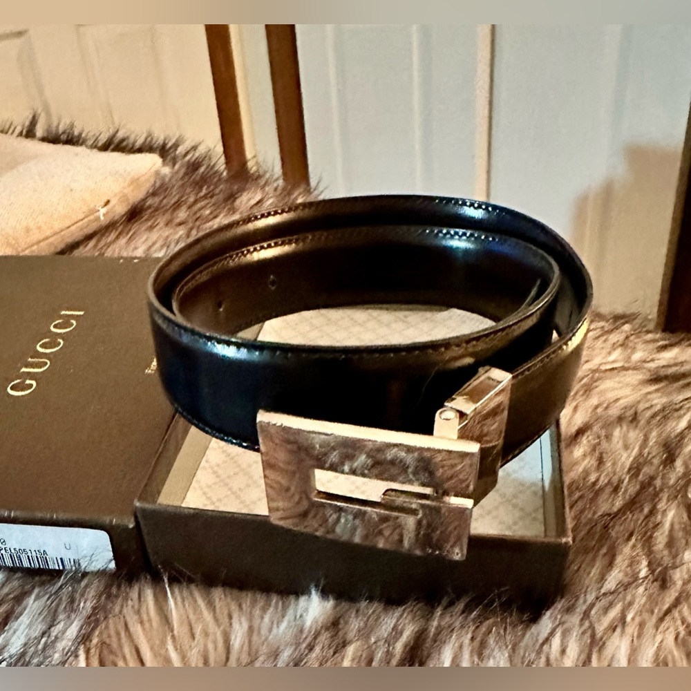 Men’s ‘90s Gucci belt Size: 27-32inc waist